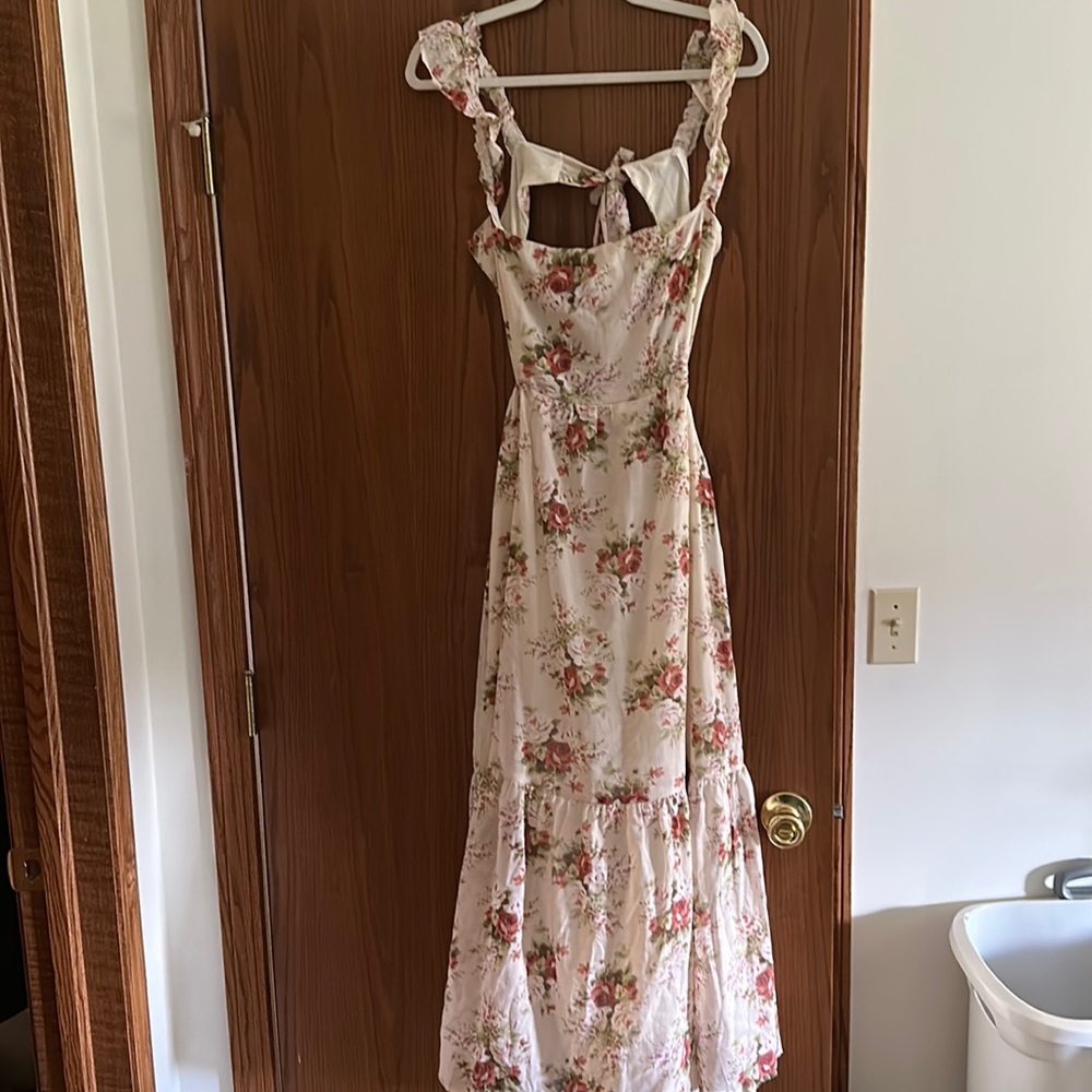 Rose dress with open back